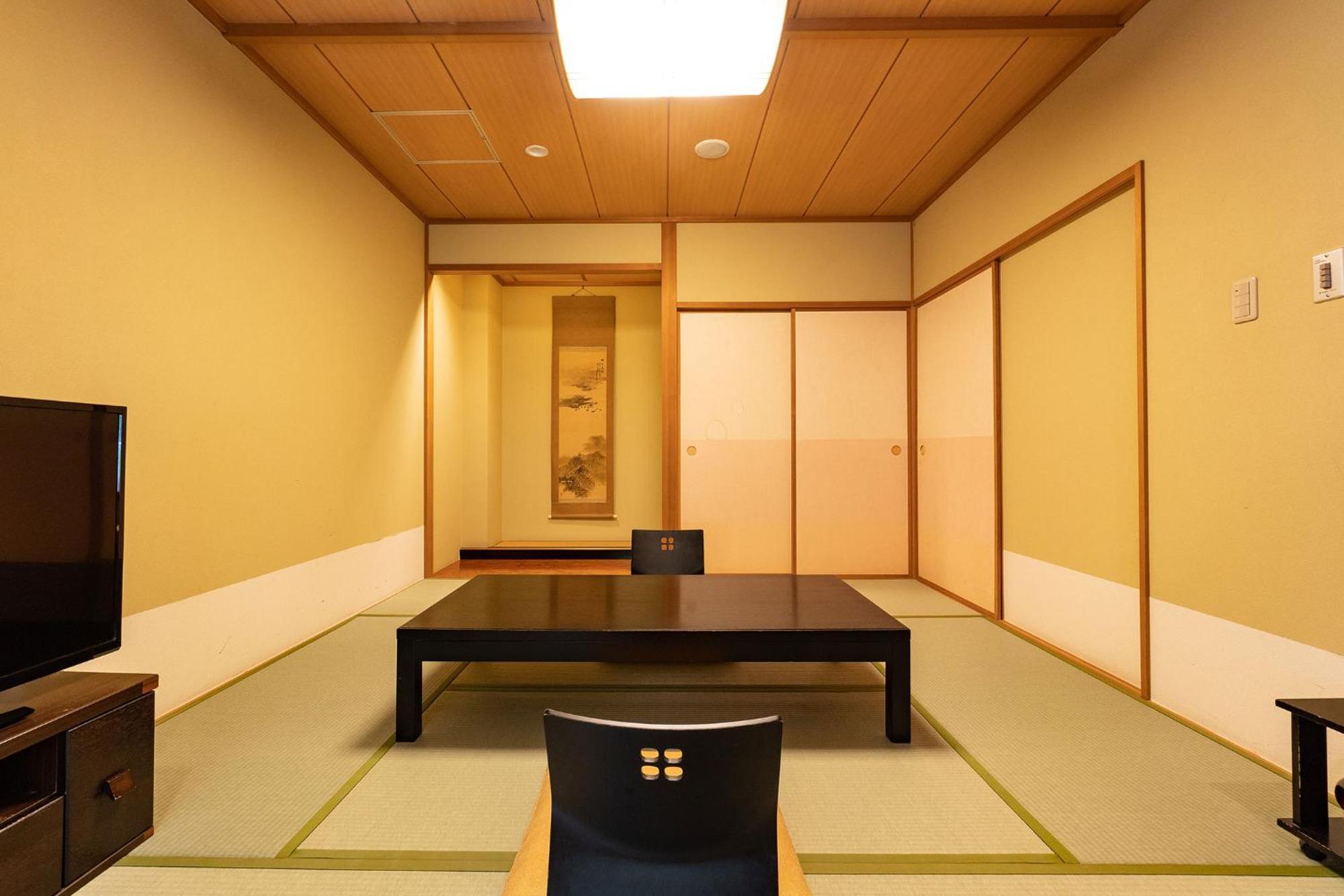 Ooedo Onsen Monogatari Higashiyama Grand Ryokan 3*